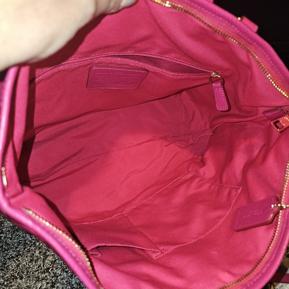 Hot pink Coach purse - Picture 4 of 8